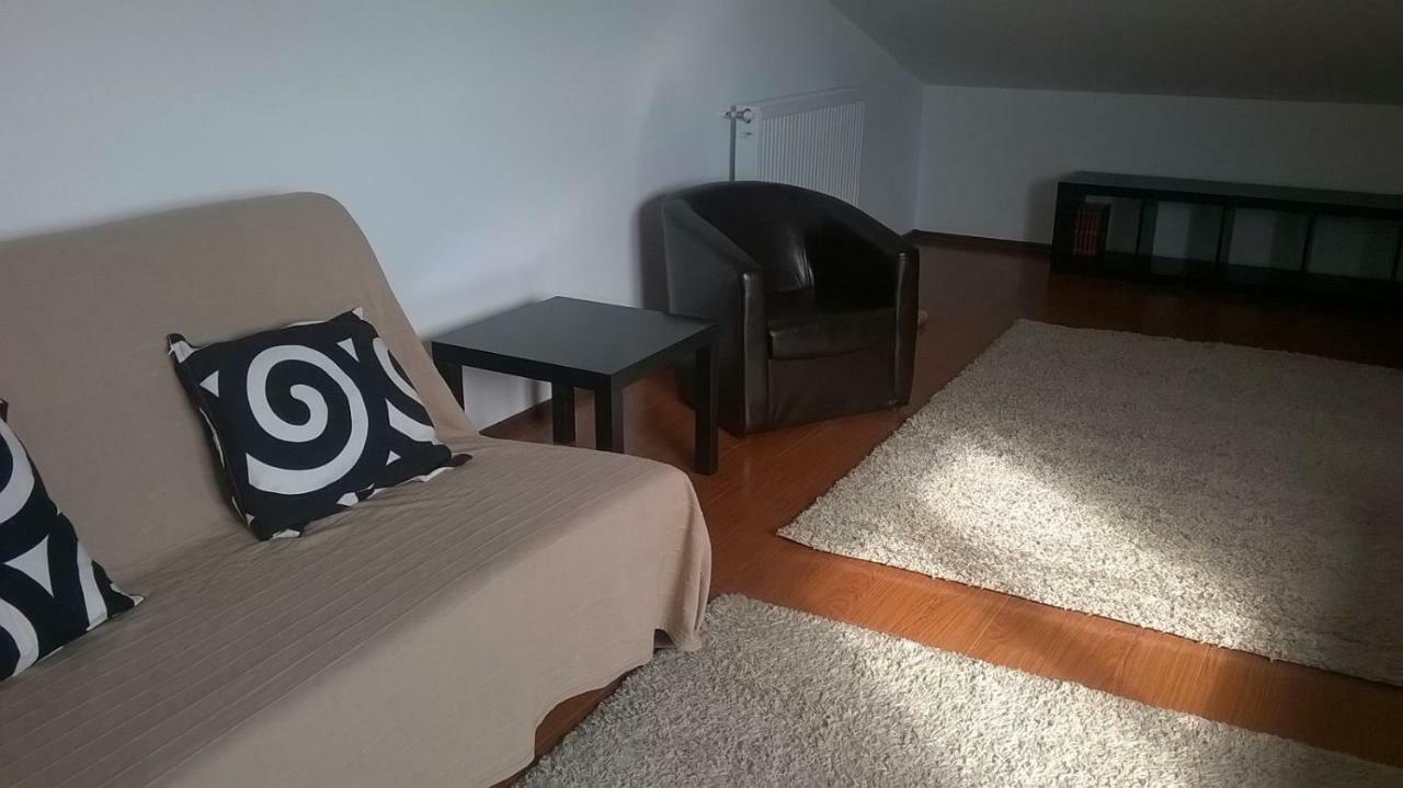 Alexander Apartment Bukares Bagian luar foto