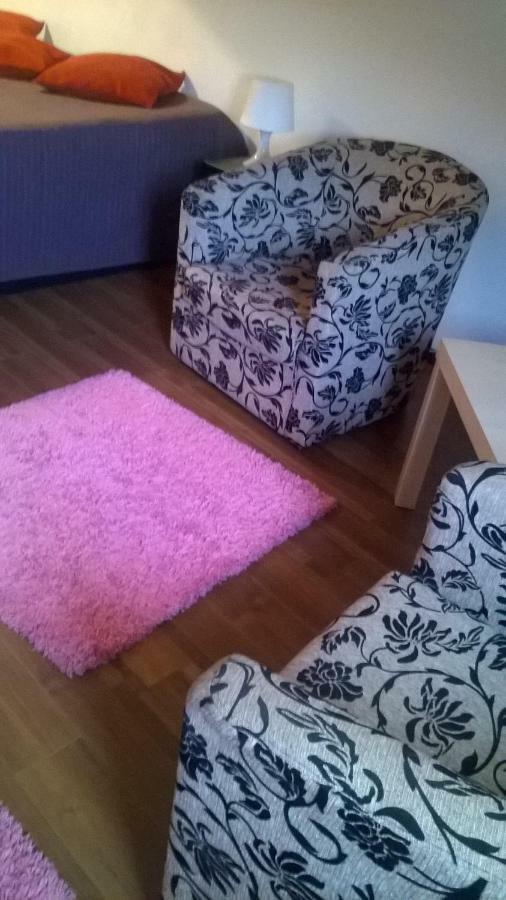 Alexander Apartment Bukares Bagian luar foto