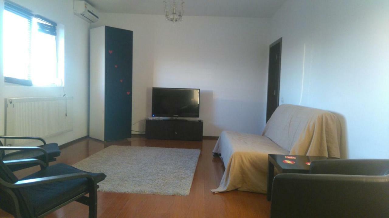 Alexander Apartment Bukares Bagian luar foto